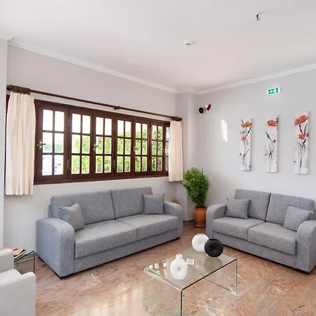 Nostos Hotel