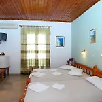 فندق Nostos 2*