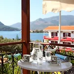 فندق Nostos 2*