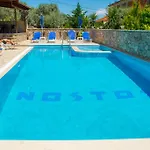 Nostos Отель 2*